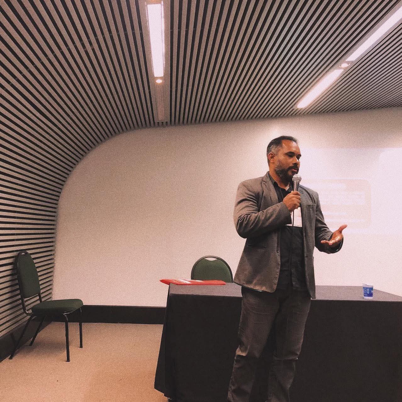 Palestra e mediação de Manassés Brito